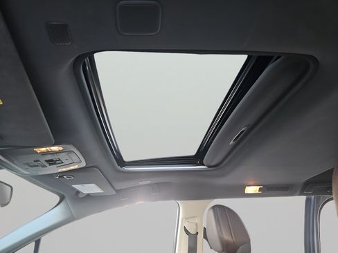 Used 2021 Toyota Sienna Platinum FWD image 20