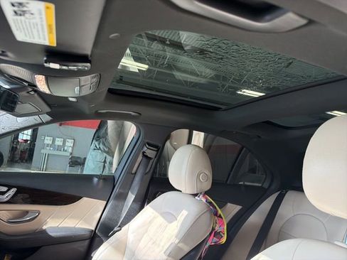 Used 2020 Mercedes-Benz C 300 4MATIC Sedan image 2