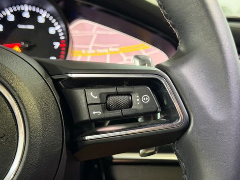 Used 2021 Porsche Panamera image 13