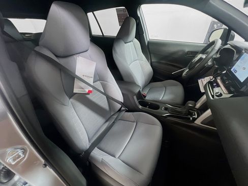 Used 2025 Toyota Corolla Cross AWD Hybrid image 30