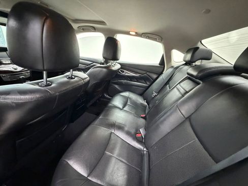 Used 2014 INFINITI Q70 3.7 w/ Premium Package AWD/4WD image 16