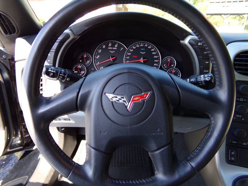 Used 2005 Chevrolet Corvette Coupe w/ Preferred Equipment Group RWD image 31