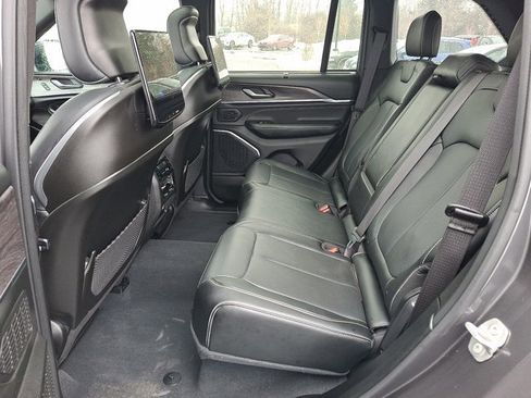 Used 2023 Jeep Grand Cherokee Overland w/ Luxury Tech Group IV image 11