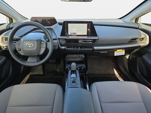Used 2026 Toyota Prius LE FWD image 9