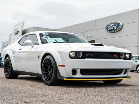 Used 2023 Dodge Challenger R/T Scat Pack RWD image 1