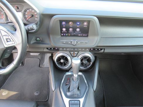 Used 2020 Chevrolet Camaro LT w/ RS Package image 18