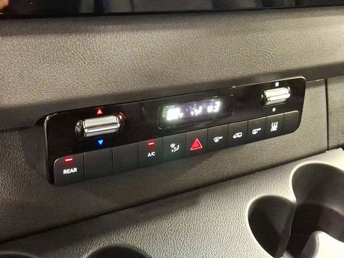 Used 2025 Mercedes-Benz Sprinter 2500 image 16