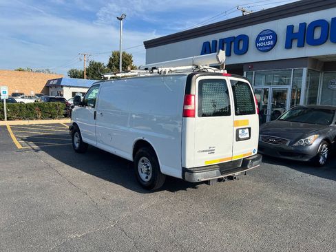 Used 2014 Chevrolet Express 2500 w/ Cold Climate Package RWD image 9