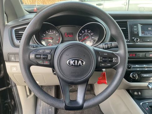 Used 2018 Kia Sedona L image 15