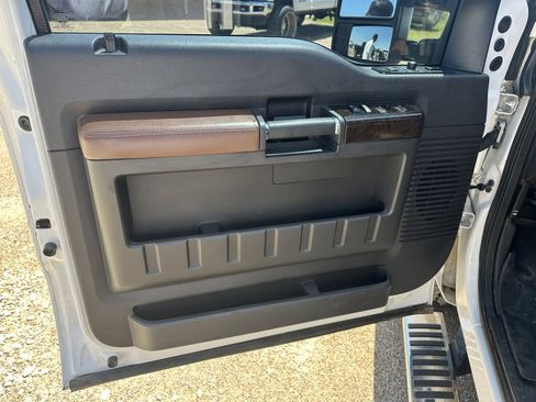 Used 2016 Ford F250 Platinum AWD/4WD image 6