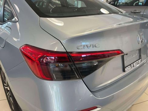 Certified 2023 Honda Civic EX image 9