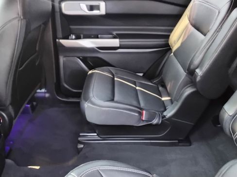 Used 2022 Ford Explorer Limited w/ Equipment Group 301A image 20