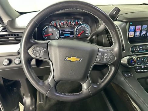 Used 2018 Chevrolet Suburban LT image 14