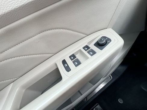 Certified 2022 Volkswagen Atlas SE w/ Panoramic Sunroof Package image 13