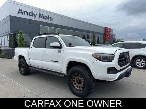 Used 2019 Toyota Tacoma SR5 AWD/4WD image 1
