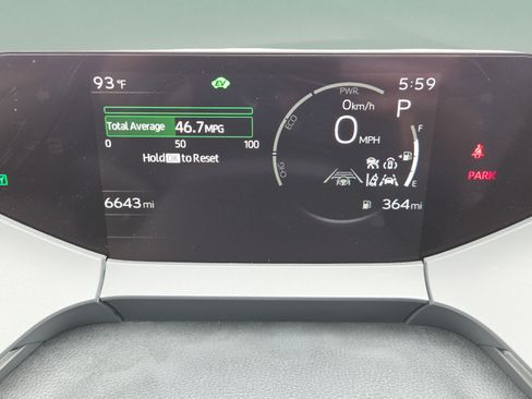 Certified 2025 Toyota Prius LE FWD image 25