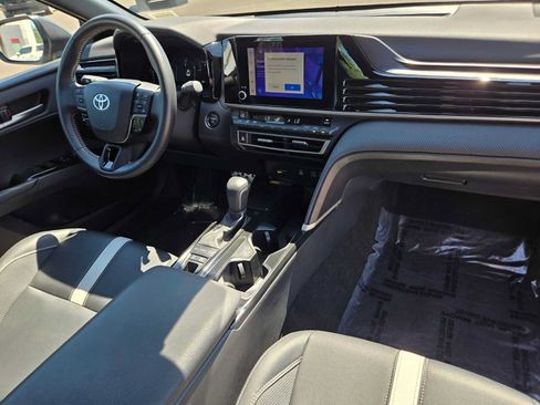 Used 2025 Toyota Camry SE FWD image 10