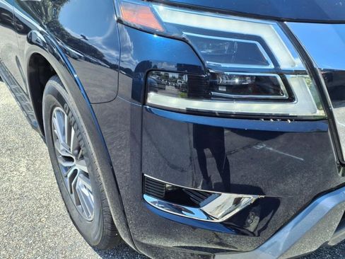 Used 2024 Nissan Armada SL w/ Cargo Package image 3