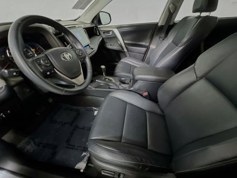 Used 2015 Toyota RAV4 Limited image 15
