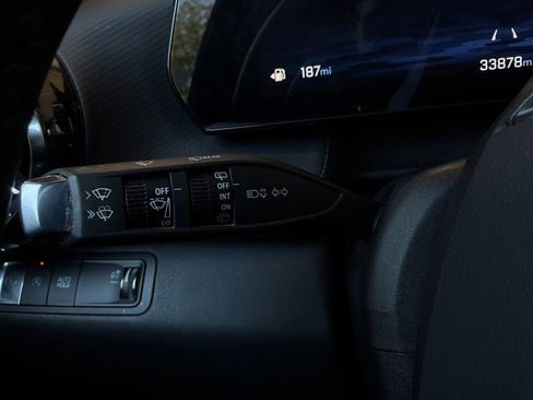Used 2025 Chevrolet Equinox LT FWD image 32