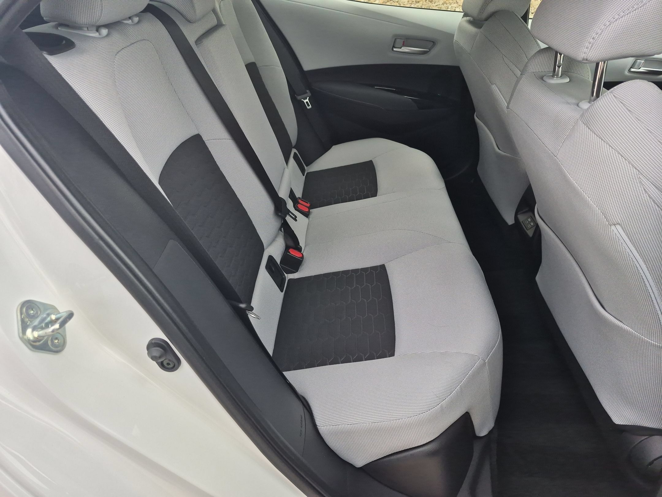 Used 2024 Toyota Corolla SE w/ SE Package FWD image 27