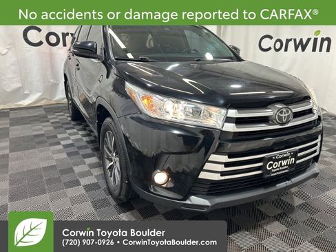 Used 2017 Toyota Highlander XLE image 1