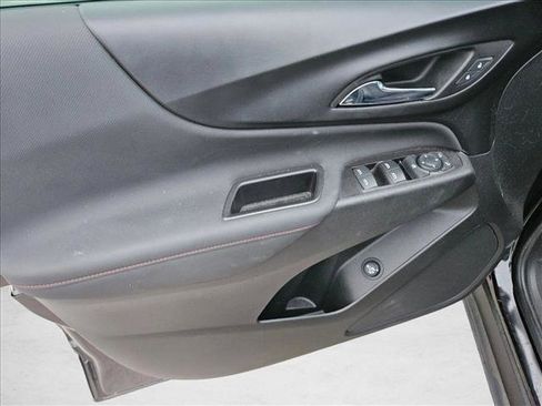 Used 2022 Chevrolet Equinox RS FWD image 18