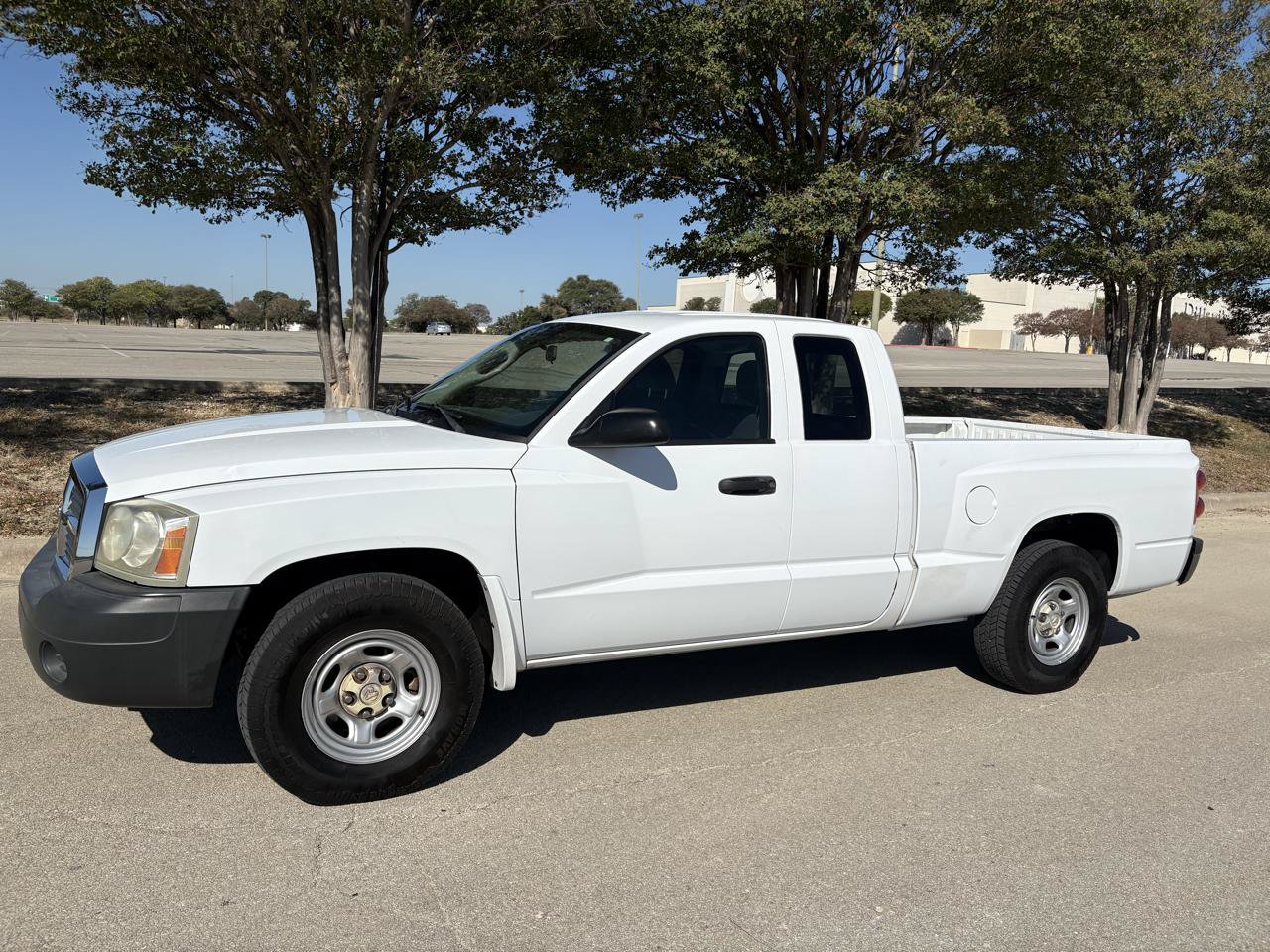 Used 2006 Dodge Dakota ST w/ Trailer Tow Group RWD image 4