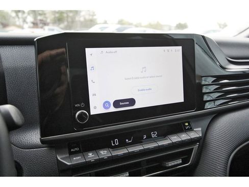 Used 2025 Toyota Camry SE w/ Convenience Package image 22