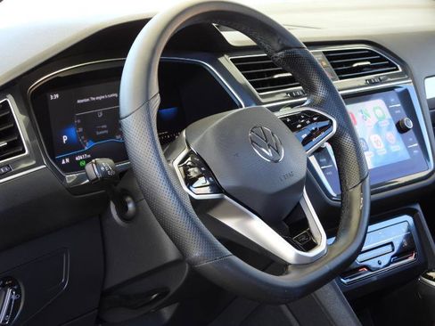 Used 2022 Volkswagen Tiguan SE R-Line image 54