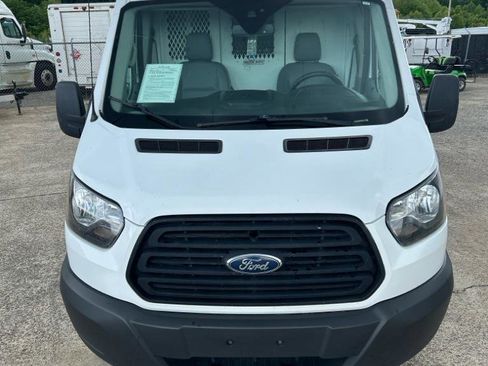 Used 2019 Ford Transit 250 148 Medium Roof RWD image 4