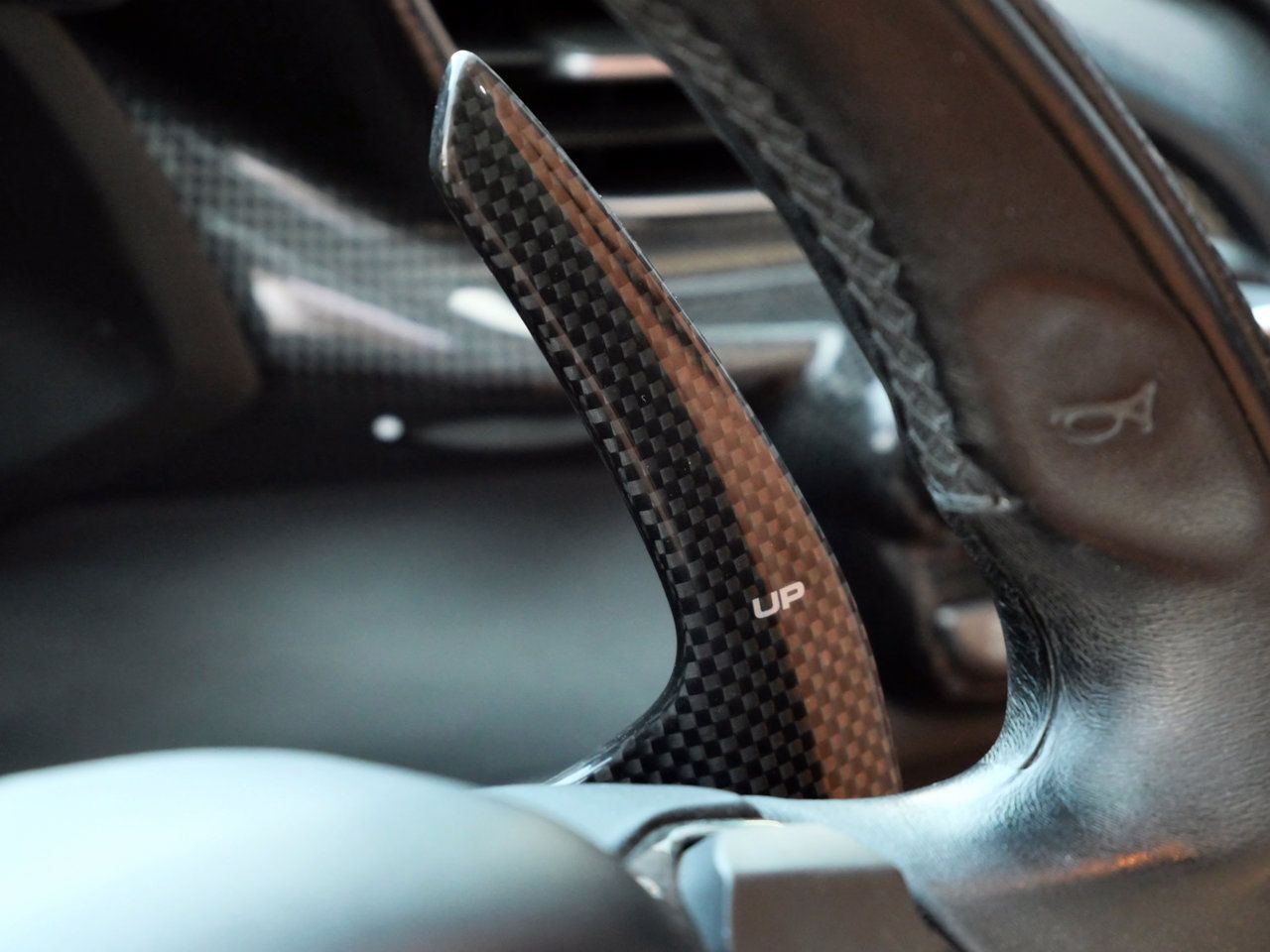 Used 2018 Ferrari 488 Spider RWD image 17