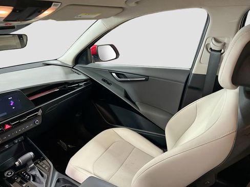 Certified 2023 Kia Niro EX image 23