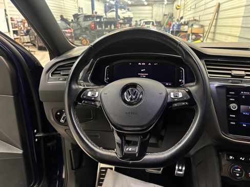 Used 2021 Volkswagen Tiguan SEL Premium R-Line image 13