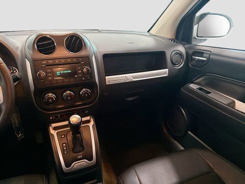 Used 2016 Jeep Compass Latitude image 18