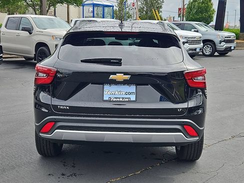 New 2026 Chevrolet Trax LT w/ Driver Confidence Package FWD image 5