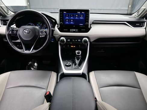 Used 2022 Toyota RAV4 XLE Premium AWD/4WD image 17