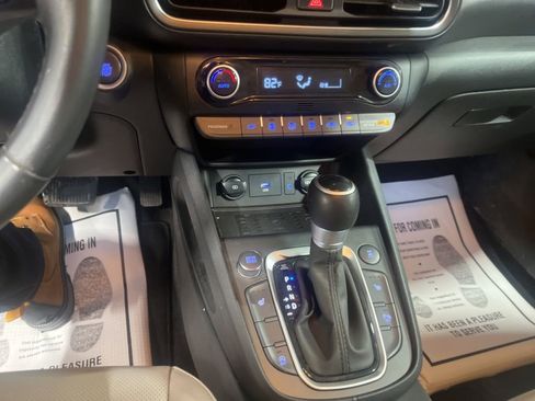 Used 2023 Hyundai Kona Limited image 15