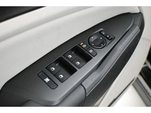 New 2026 Kia Sportage EX w/ EX Panorama Roof Package image 15