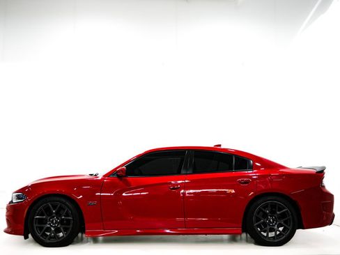 Used 2019 Dodge Charger Scat Pack w/ Harman/Kardon Audio Group RWD image 5