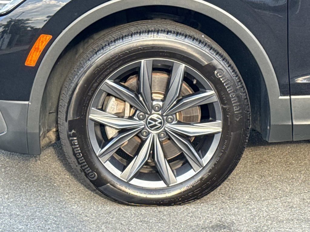 Used 2022 Volkswagen Tiguan SE FWD image 8