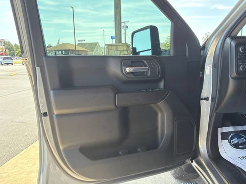 Used 2024 Chevrolet Silverado 2500 Custom w/ Custom Value Package AWD/4WD image 8