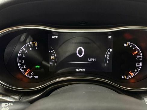 Used 2015 Jeep Grand Cherokee Overland AWD/4WD image 18