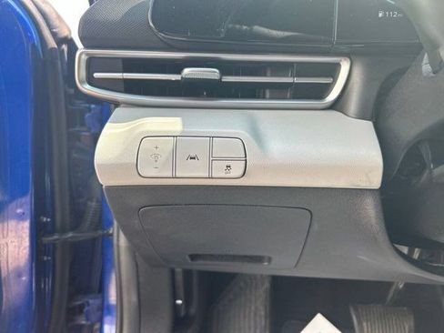 Used 2023 Hyundai Elantra Limited FWD image 19