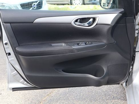 Used 2015 Nissan Sentra S image 7