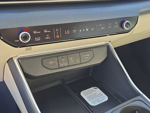 New 2026 Kia Carnival EX image 25