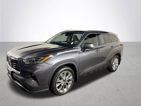 Used 2021 Toyota Highlander Limited image 2