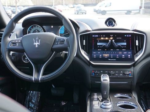 Used 2023 Maserati Ghibli Modena image 17