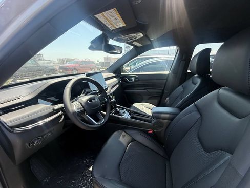Used 2026 Jeep Compass Latitude AWD/4WD image 5