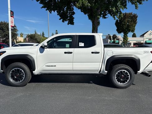 New 2025 Toyota Tacoma TRD Off-Road image 6